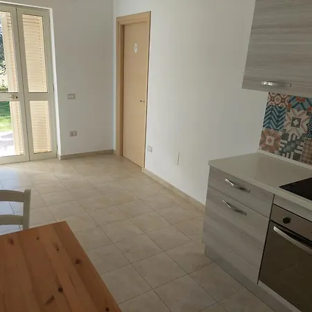 Theresa 卡帕乔-帕埃斯图姆