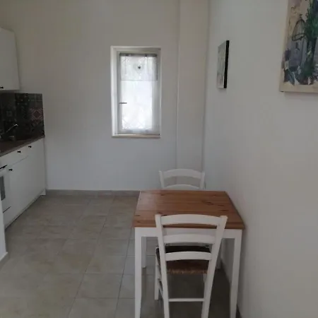 Theresa 3*